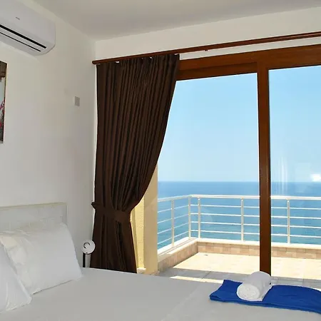 Blue Ocean Villa, 3 Bedroom Villa With Private Pool, Wifi Internet World Tv * Agios Amvrosios (Kyrenia)