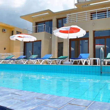 Blue Ocean Villa, 3 Bedroom Villa With Private Pool, Wifi Internet World Tv Vilă Agios Amvrosios (Kyrenia)
